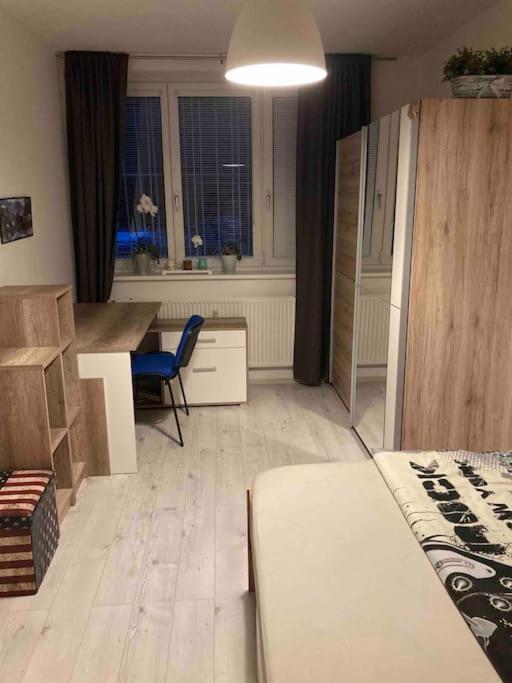 Апартаменти Apartman S Terasou, Bezplatne Parkovanie Братислава Екстер'єр фото